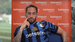 Calhanoglu su Inter-Barça: “Mai sentito San Siro così silenzioso. Al gol di Acerbi…”