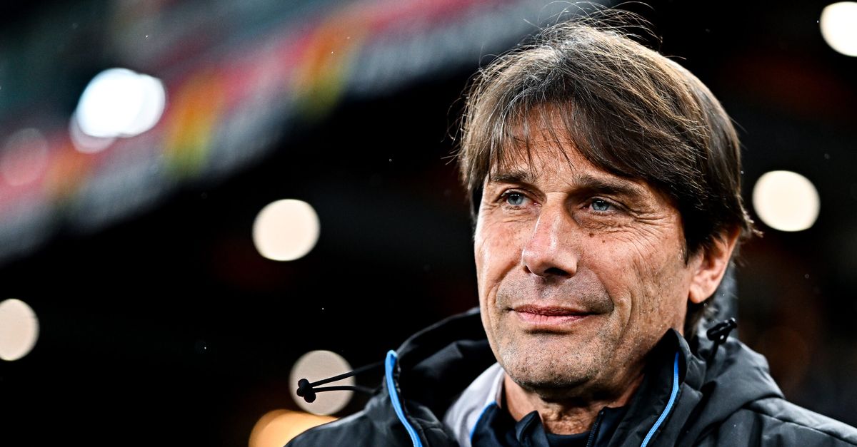 Napoli, Antonio Conte incontrerà i detenuti del carcere di Poggioreale