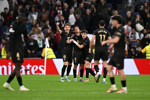 Pepelu, Hugo Duro and Diego Lopez esultano dopo il gol vittoria al 95' dell'attaccante del Valencia (Foto di Denis Doyle/Getty Images) Real Madrid-Valencia, Hugo Duro può entrare nella leggenda- immagine 2