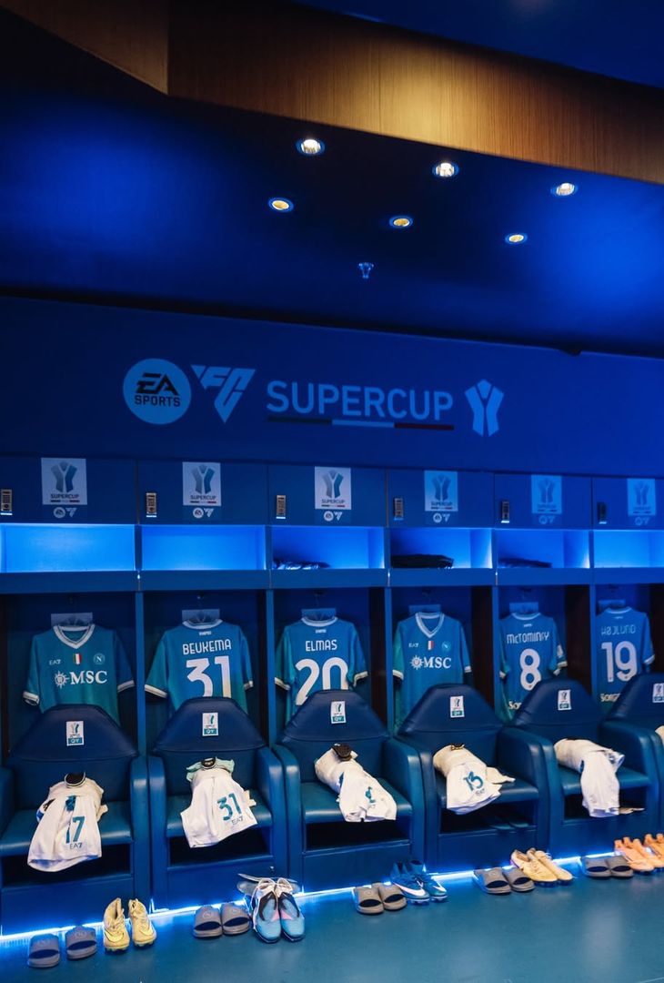 Napoli-Milan, lo spogliatoio azzurro è pronto! La scelta sulla maglia – GALLERY - immagine 5