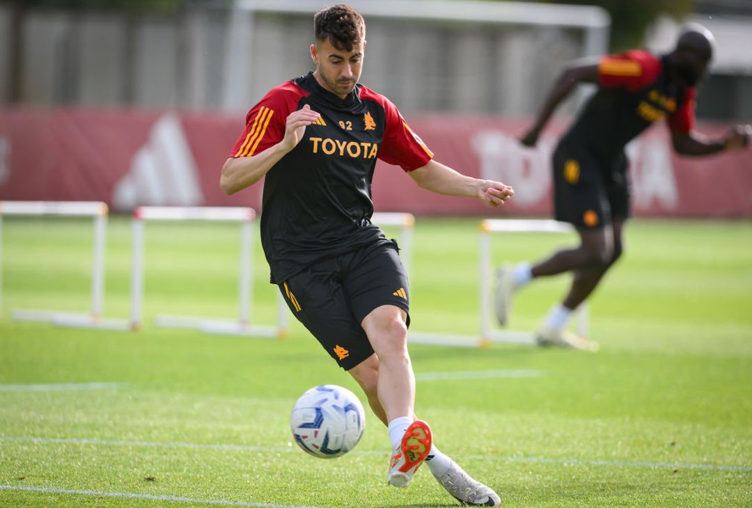 Roma, la rifinitura prima della sfida al Genoa – FOTO GALLERY - immagine 31