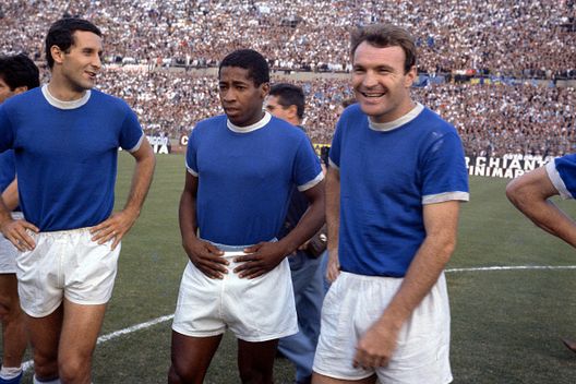 Josè Altafini al Comunale per un Juventus-Napoli degli anni 60 (Photo by Juventus FC - Archive/Juventus FC via Getty Images) Josè Altafini, non solo San Siro: 'Tutti i miei stadi non ci sono più'