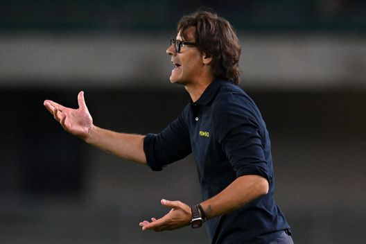 VERONA, ITALY - SEPTEMBER 20: Paolo Vanoli head coach of Torino FC during the Serie A match between Verona and Torino at Stadio Marcantonio Bentegodi on September 20, 2024 in Verona, Italy. (Photo by Alessandro Sabattini/Getty Images)