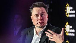 Musk: “È in corso mega cyber attacco contro X. O è coinvolto un grande gruppo, oppure…”