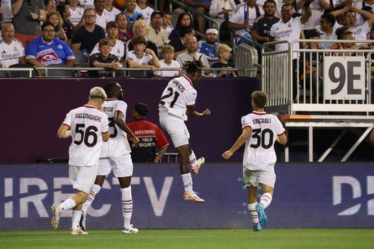 CHICAGO, ILLINOIS - JULY 31: Samuel Chukwueze of AC Milan celebrates after scoring the opening goal during the Pre-Season Friendly match between AC Milan and Real Madrid at Soldier Field on July 31, 2024 in Chicago, Illinois. (Photo by Giuseppe Cottini/AC Milan via Getty Images) Milan e Real Madrid: il leggendario derby d’Europa- immagine 14