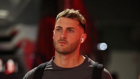MILAN, ITALY - AUGUST 23: Santiago Gimenez of AC Milan arrives before the Serie A match between AC Milan and US Cremonese at Giuseppe Meazza Stadium on August 23, 2025 in Milan, Italy. (Photo by Claudio Villa/AC Milan via Getty Images) cassano-gimenez-attacco-milan-allegri-critiche-viva-el-futbol-tare-hojlund-vlahovic