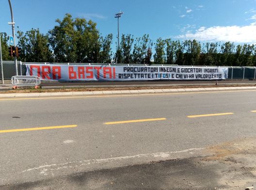 Tifosi Atalanta vs Lookman: “Procuratori indegni e giocatori ingrati, rispettate chi…” - immagine 1