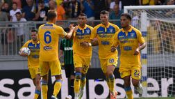 Il Frosinone ribalta il Sassuolo da 0-2 a 4-2. Pari 1-1 tra Monza e Lecce