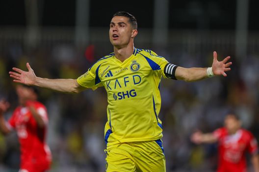 Mecca, Arabia Saudita - 25 febbraio 2025: Cristiano Ronaldo esulta dopo aver segnato contro l'Al-Wehda. (Foto di Yasser Bakhsh/Getty Images) Benfica-Sporting, da CR7 a João Félix: i talenti lanciati dalle due squadre- immagine 4