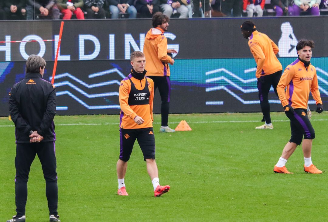 Gallery VN – Allenamento a porte aperte della Fiorentina, le immagini più belle - immagine 137