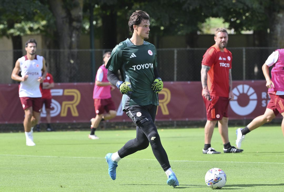 Trigoria, continua la preparazione dei giallorossi in vista del Genoa – FOTOGALLERY - immagine 5