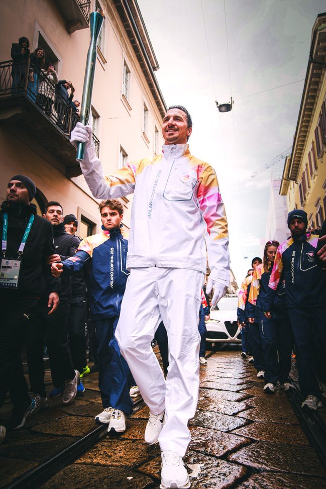 ibra-tedoforo-milano-provo-a-restituirti-quello-che-posso