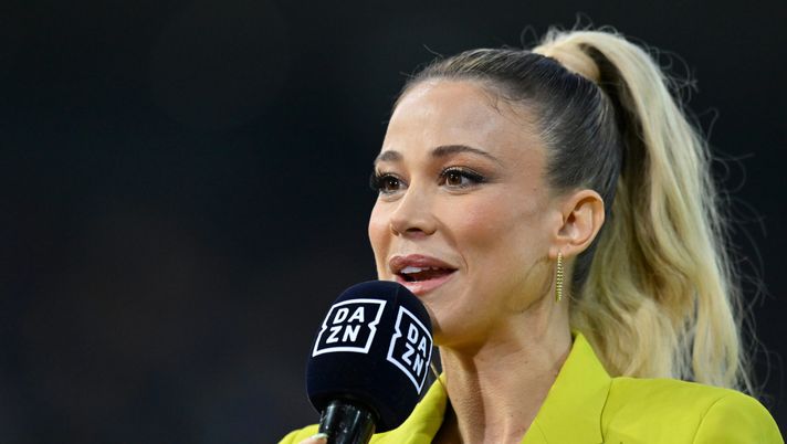 UDINE, ITALY - MAY 04: DAZN presenter Diletta Leotta looks on during half time the Serie A match between Udinese Calcio and SSC Napoli at Dacia Arena on May 04, 2023 in Udine, Italy. (Photo by Alessandro Sabattini/Getty Images) Serie A, svolta DAZN: da domani trasmessi anche dialoghi arbitri-VAR - immagine 1