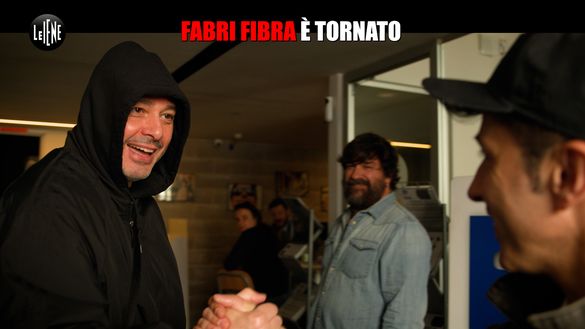 Fabri Fibra: “Il senso del mio ultimo pezzo? L’invidia sociale. Gli altri stanno meglio di te e…”- immagine 5
