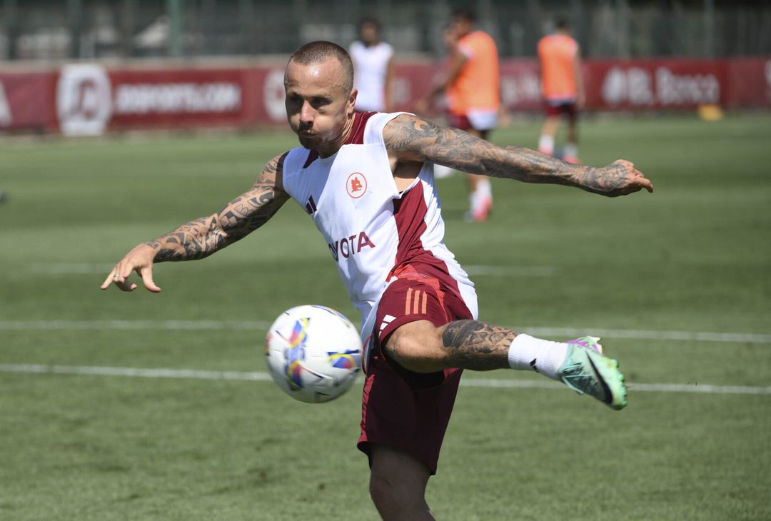 Ritiro Roma, lavoro sul campo e in palestra a Trigoria – FOTO GALLERY - immagine 29