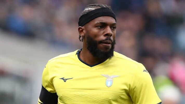 BERGAMO, ITALY - APRIL 06: Nuno Tavares of SS Lazio looks on during the Serie A match between Atalanta BC and SS Lazio at Gewiss Stadium on April 06, 2025 in Bergamo, Italy. (Photo by Marco Luzzani/Getty Images) Lazio, occhio a Tavares: cosa filtra sulla sua gestione col Genoa e la probabile formazione - immagine 1