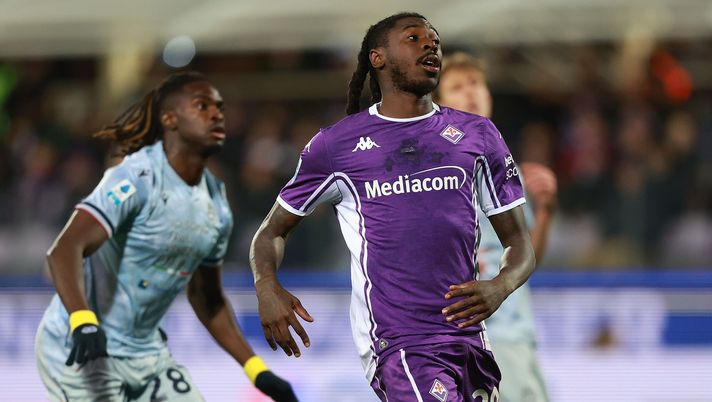 FLORENCE, ITALY - DECEMBER 21: Moise Kean of ACF Fiorentina in action during the Serie A match between ACF Fiorentina and Udinese Calcio at Artemio Franchi on December 21, 2025 in Florence, Italy. (Photo by Gabriele Maltinti/Getty Images) Kean solo 4 gol in campionato, ma è sopra Kane e Haaland in una statistica - immagine 1
