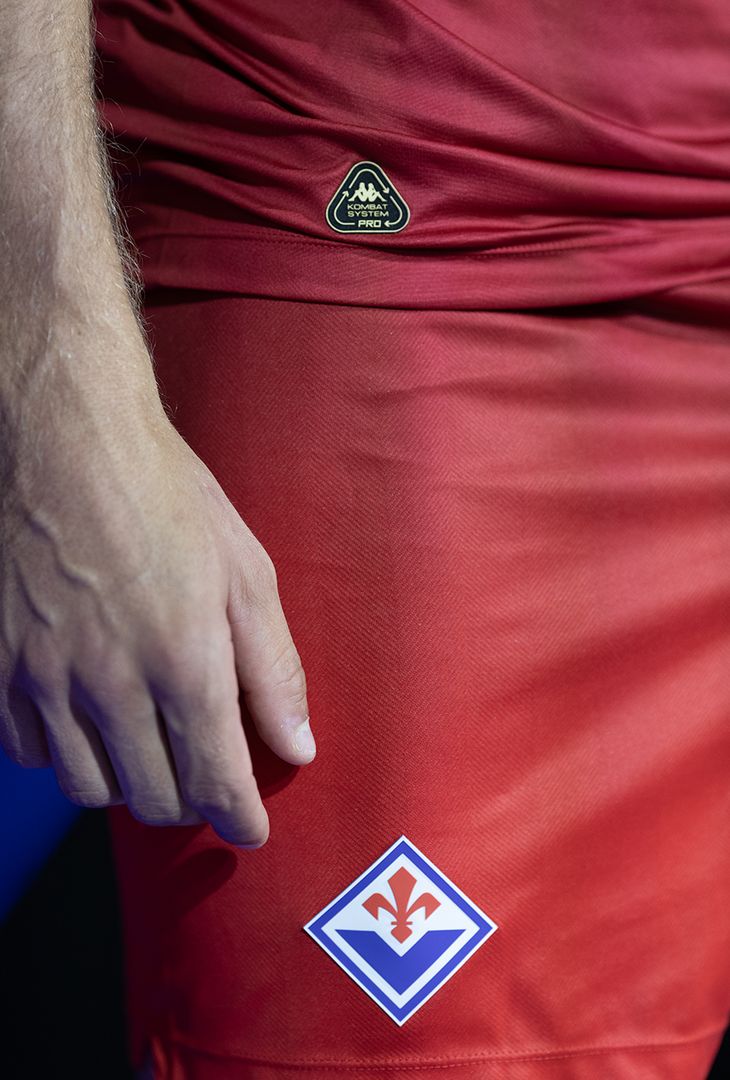 GALLERY – Tutte le migliori foto della nuova terza maglia in rosso - immagine 8