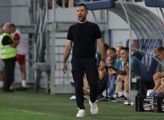 Francesco Farioli, allenatore dell'Ajax (GettyImages) Farioli, allarme rosso: l’Ajax ha dilapidato il vantaggio in classifica e ora trema- immagine 2