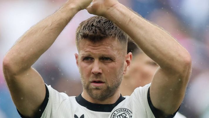 Ordine chiaro: 'Al Milan conviene uscire subito in Supercoppa'. Poi l'avviso su Fullkrug