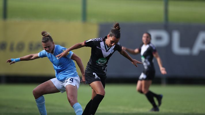 ROME, ITALY - JUNE 03: Francesca Pittaccio of SS Lazio women competes for the ball with Virginia Di Giammarino of Pomigliano women during the Women Serie B Playoffs Final match between SS Lazio and Pomigliano at Formello Sport Centre on June 03, 2023 in Rome, Italy. (Photo by Paolo Bruno/Getty Images) Serie A Femminile, il Pomigliano si ritira dal campionato: caos dopo la Samp - immagine 1