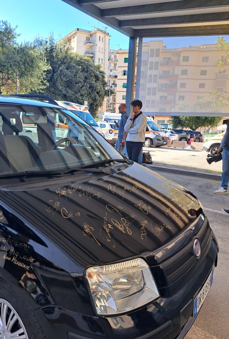 GALLERY La Panda scudettata e autografata: il bellissimo dono di Spalletti - immagine 7