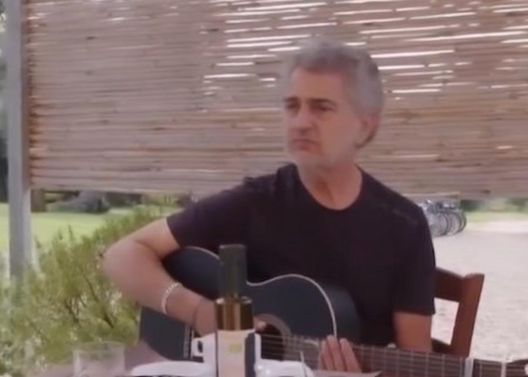 Il papà delle sorelle Rodriguez era apparso anche con loro su Celebrity Hunted (Prime Video) Gustavo Rodriguez vittima di un incendio, il post della figlia Cecilia- immagine 2