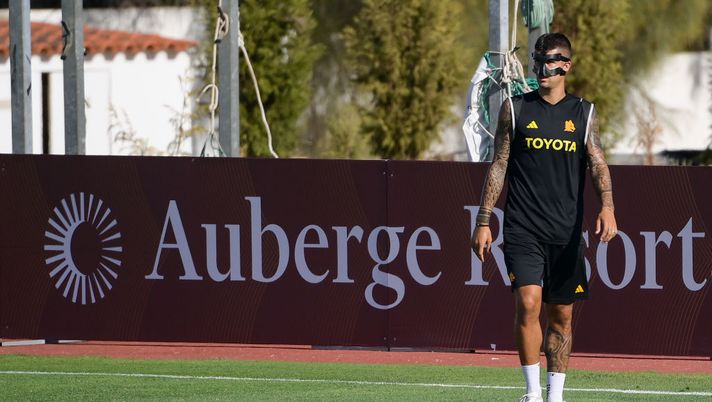 Roma, Mancini si allena con una maschera sul volto: out Belotti e Solbakken - immagine 1