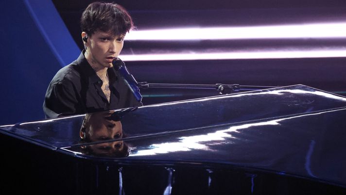 FOTO Ultimo torna a Napoli e al “Maradona”: l’annuncio sui social, ecco quando - immagine 1