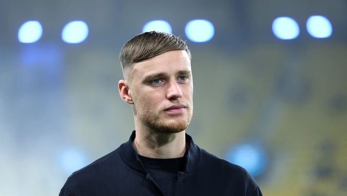 RIYADH, SAUDI ARABIA - DECEMBER 22: Sam Beukema of SSC Napoli looks on prior to the Supercoppa Italiana Final between SSC Napoli and Bologna FC 1909 at King Saud University Stadium on December 22, 2025 in Riyadh, Saudi Arabia. (Photo by Abdullah Ahmed/Getty Images) Beukema: “Sul gol abbiamo sbagliato in un dettaglio. Concentrati sul nostro obiettivo” - immagine 1