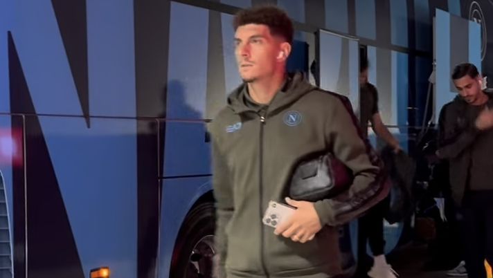 VIDEO “Pronti per la battaglia”: l’arrivo del Napoli a San Siro! - immagine 1