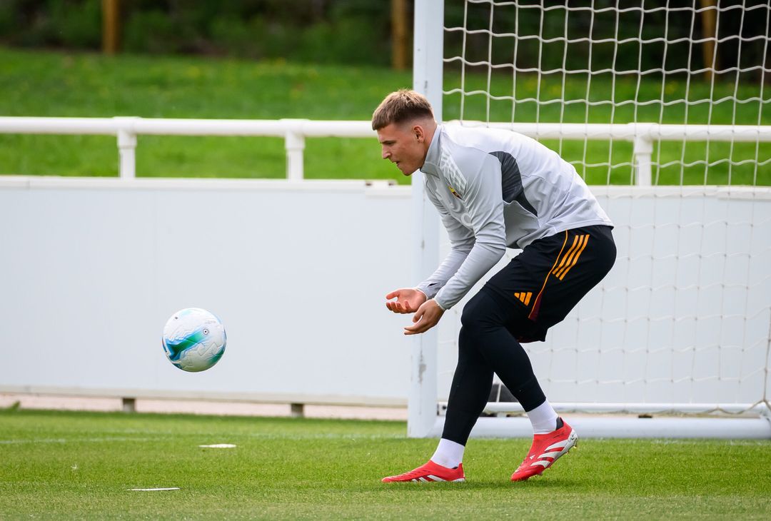 Roma, il primo allenamento al St. George’s Park – FOTO GALLERY - immagine 27