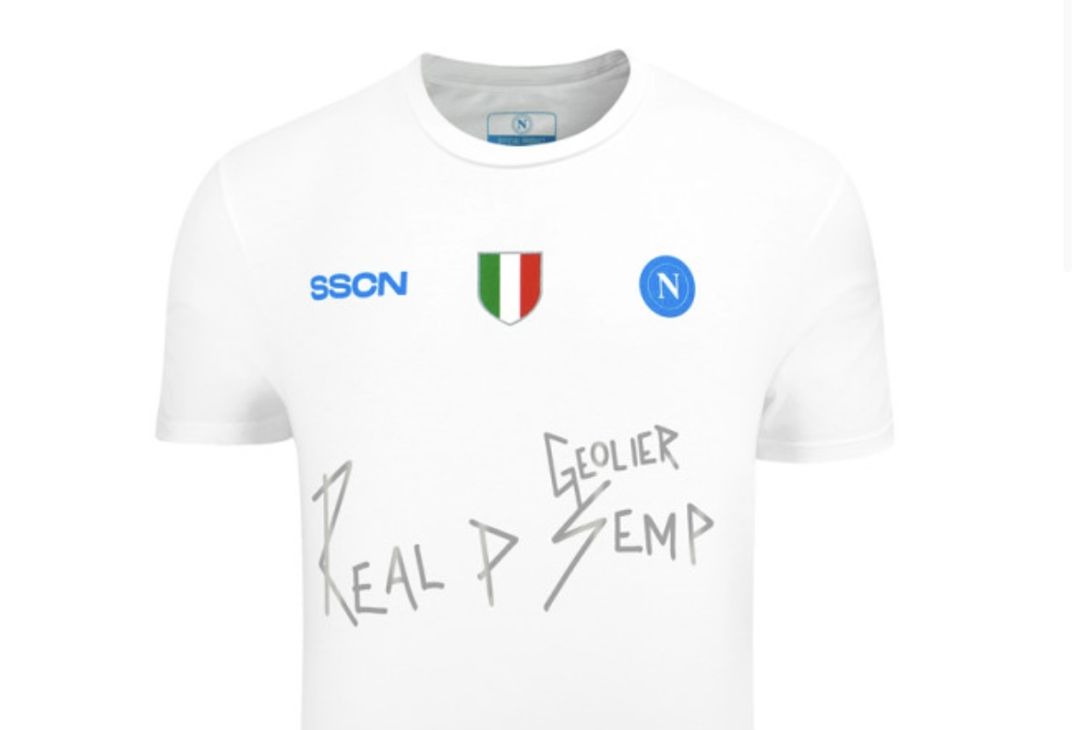 GALLERY Il Napoli e la collaborazione con Geolier: tutte le foto delle nuove maglie - immagine 4