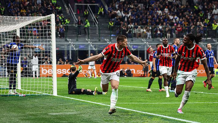 MILAN, ITALY - APRIL 23: Luka Jovic of AC Milan celebrates after scoring the his team's second goal during the Coppa Italia Semi Final match between FC Internazionale and AC Milan at Stadio Giuseppe Meazza on April 23, 2025 in Milan, Italy. (Photo by Giuseppe Cottini/AC Milan via Getty Images)  inter-milan-diretta-live-coppa-italia-risultato