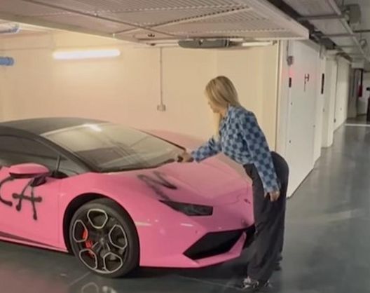 Icardi, in beneficienza borse e vestiti di Wanda. Lei è a Milano e prepara il trasloco- immagine 2
