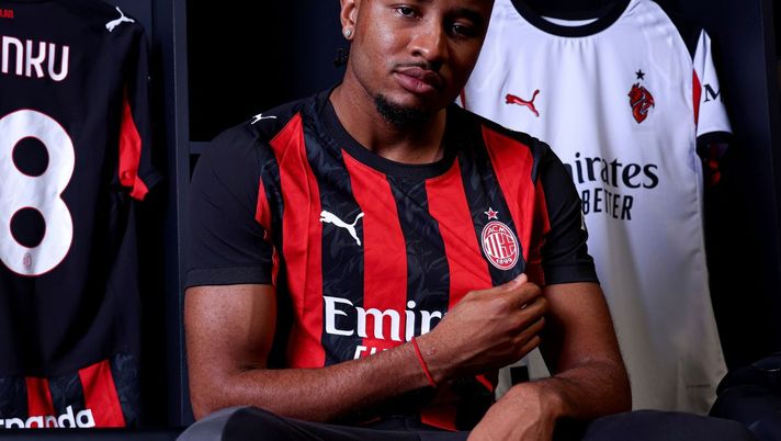 Christopher Nkunku (attaccante AC Milan), qui durante una seduta di allenamento con i rossoneri a Milanello | Milan News (Getty Images) Guidi: “Nkunku ha il senso del gol. Allegri potrà sbizzarrirsi nell’utilizzarlo” - immagine 1