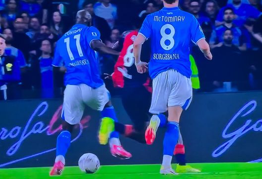 FINALE! Napoli-Cagliari 2-0: decidono McTominay e Lukaku. Azzurri campioni d’Italia - immagine 2