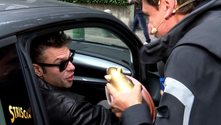 Inchiesta ultras, Tapiro a Fedez. Ma non ci sta: “Querelo, non sono indagato”  Inchiesta ultras, Tapiro a Fedez. Ma non ci sta: “Querelo, non sono indagato” - immagine 1