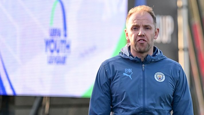 WIJDEWORMER - Manchester City FC O19 coach Ben Wilkinson during the UEFA Youth League match between AZ Alkmaar O19 and Manchester City O19 at the AZ training complex on April 2, 2025 in Wijdewormer, Netherlands. ANP | Hollandse Hoogte | GERRIT VAN KEULEN (Photo by ANP via Getty Images) Manchester City, Wilkinson: “Youth League emozionante! Le squadre sono attrezzate” - immagine 1