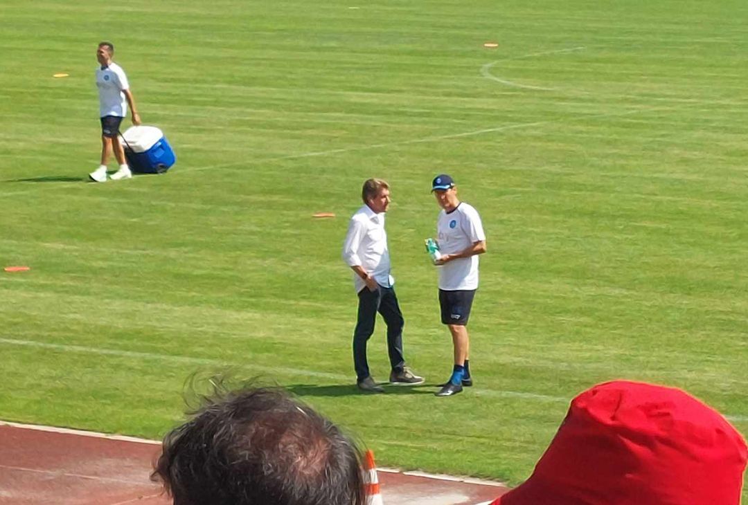 GALLERY Primi colloqui tra Garcia e Santoro a bordo campo durante l’allenamento Calcio Napoli 1926