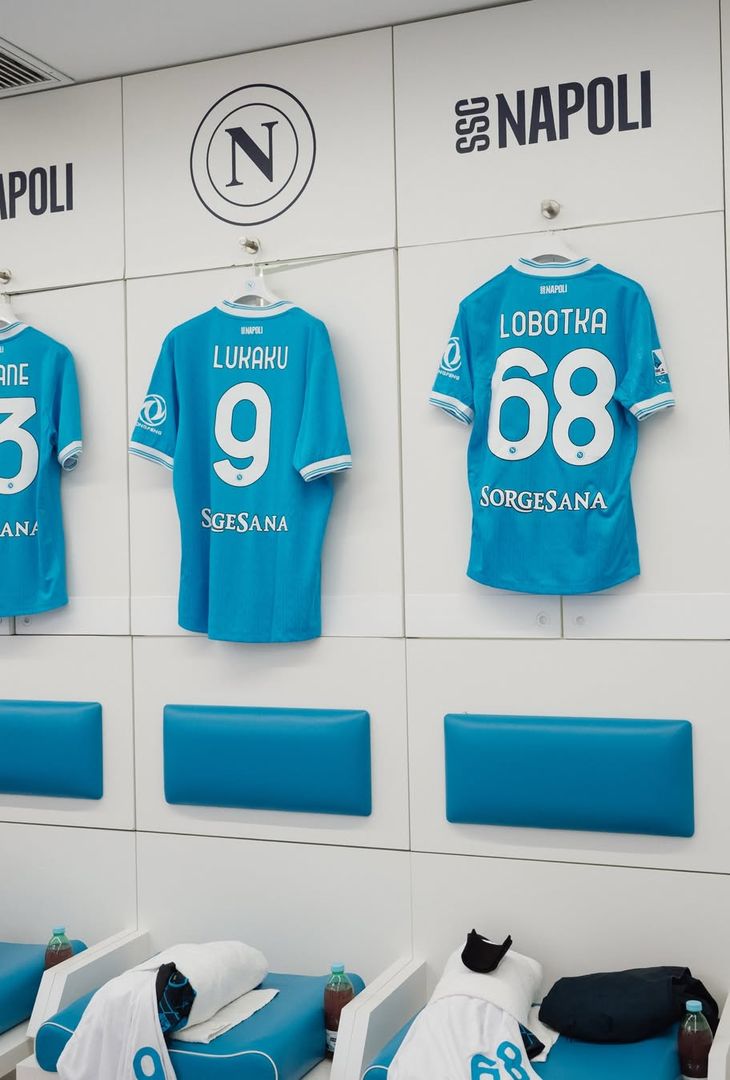 Tutto pronto nello spogliatoio del Napoli per la Fiorentina