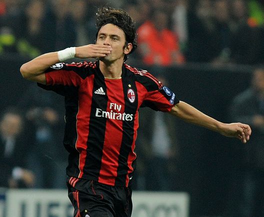 MILAN, ITALY - NOVEMBER 03: Filippo Inzaghi of AC Milan celebrates scoring his team's first goal during the Uefa Champions League group G match between AC Milan and Real Madrid at Stadio Giuseppe Meazza on November 3, 2010 in Milan, Italy. (Photo by Massimo Cebrelli/Getty Images) Milan e Real Madrid: il leggendario derby d’Europa- immagine 12