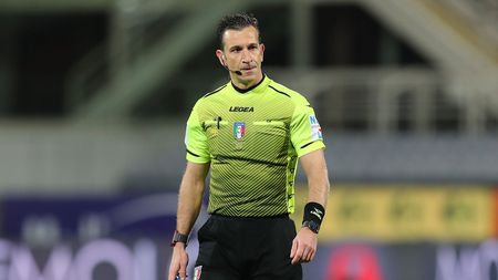 FLORENCE, ITALY - DECEMBER 07: Daniele Doveri referee looks on during the Serie A match between ACF Fiorentina and Genoa CFC at Stadio Artemio Franchi on December 7, 2020 in Florence, Italy. (Photo by Gabriele Maltinti/Getty Images)