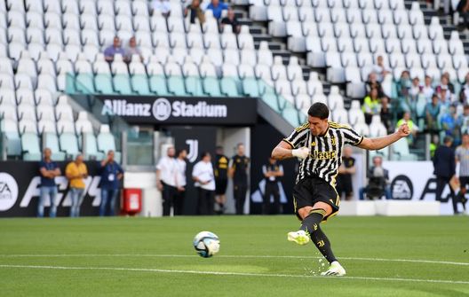 Allegri: “Vlahovic? Sono contento di lui. Di fronte a grosse offerte decide la Juve”- immagine 2