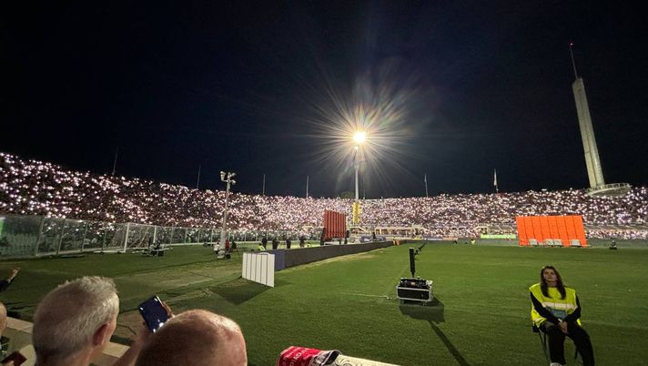 FOTO VN – Il Franchi si “accende” per tifare la Fiorentina a distanza - immagine 1