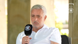 Inter, Eto’o terzino contro il Barça. Mourinho: “Io non ho fatto niente. Lo avevano cacciato…”