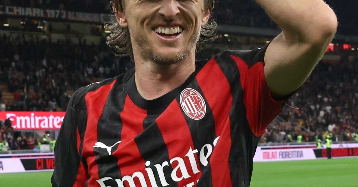 Modric sorprende Gerry scotti: un dono speciale per il conduttore televisivo Modric sorprende Gerry scotti: un dono speciale per il conduttore televisivo