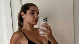 Ivana Icardi lascia a bocca aperta i follower: gli scatti in lingerie nera sono hot