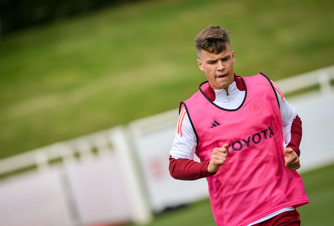 Roma, secondo giorno di allenamento in Inghilterra – FOTO GALLERY - immagine 26