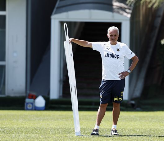 Turchia, Mourinho: 'Arda Güler dimostra personalità e qualità a Madrid'